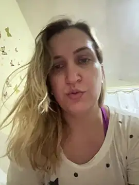 Snapshot of Bia_sexynovaes chatting on 12, 6, 2026 Bia sexynovaes online show from 12, 6, 2026