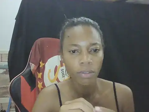 Snapshot of adele-33 chatting on 28, 11, 2025 adele-33 online show from 28, 11, 2025