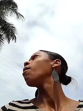 Snapshot of adele-33 chatting on 26, 9, 2025 adele-33 online show from 26, 9, 2025