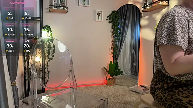 Lella Ryann  online show from 8, 3, 2025