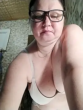 Snapshot of Holly-69 chatting on 14, 6, 2026 Holly-69 online show from 14, 6, 2026