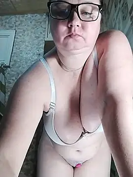 Holly-69 online show from 5, 12, 2025