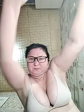 Holly-69 online show from 24, 9, 2025