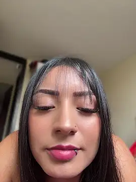 missycanoo online show from 21, 4, 2026