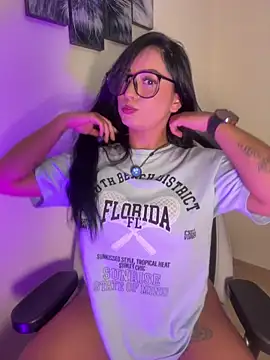 Snapshot of missycanoo chatting on 28, 11, 2025 missycanoo online show from 28, 11, 2025