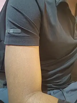 KissesBoyAD online show from 2, 12, 2025