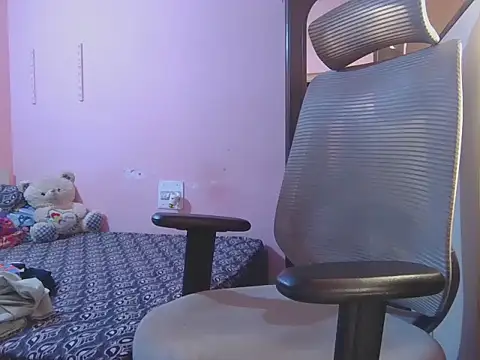 KissesBoyAD online show from 25, 11, 2025