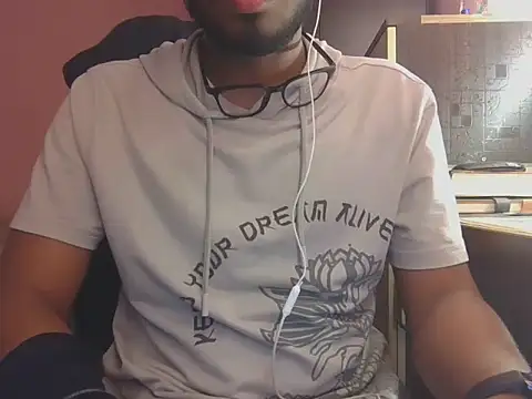 KissesBoyAD online show from 13, 1, 2026