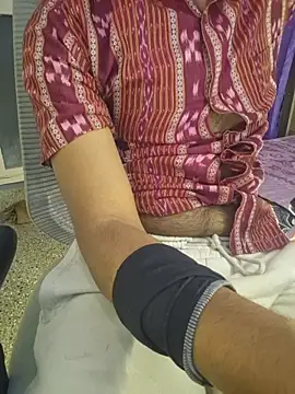 KissesBoyAD online show from 7, 3, 2026