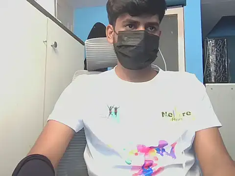 KissesBoyAD online show from 16, 2, 2026