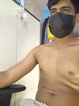 KissesBoyAD online show from 10, 3, 2026