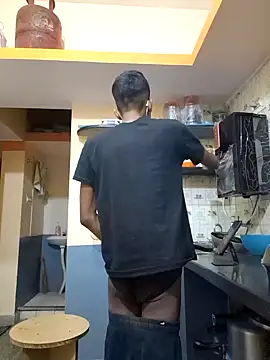 KissesBoyAD online show from 18, 12, 2024