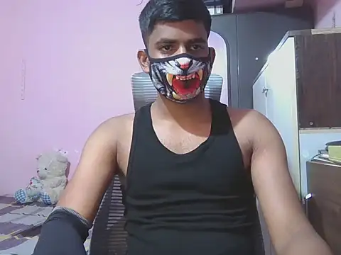 KissesBoyAD online show from 1, 10, 2025