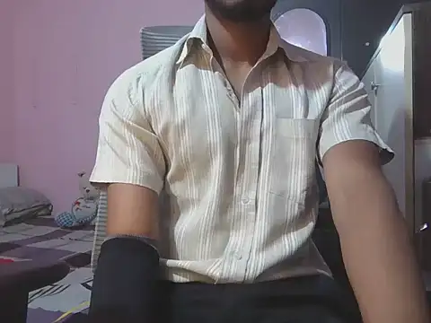 KissesBoyAD online show from 28, 9, 2025