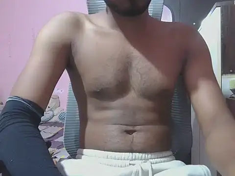 KissesBoyAD online show from 6, 10, 2025