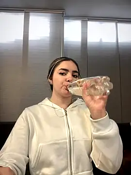 Snapshot of imlindapink chatting on 11, 9, 2025 imlindapink online show from 11, 9, 2025