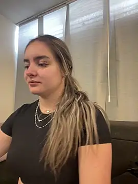 Snapshot of imlindapink chatting on 6, 10, 2025 imlindapink online show from 6, 10, 2025