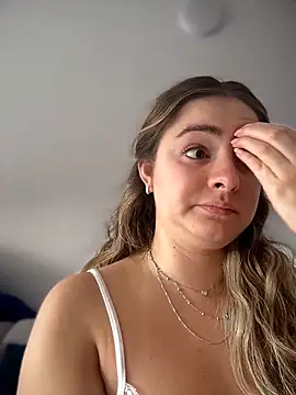 Snapshot of imlindapink chatting on 14, 11, 2025 imlindapink online show from 14, 11, 2025