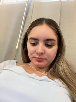 Snapshot of imlindapink chatting on 4, 10, 2025 imlindapink online show from 4, 10, 2025