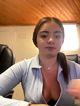 Snapshot of imlindapink chatting on 2, 10, 2025 imlindapink online show from 2, 10, 2025