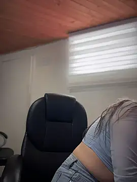 Snapshot of imlindapink chatting on 23, 10, 2025 imlindapink online show from 23, 10, 2025