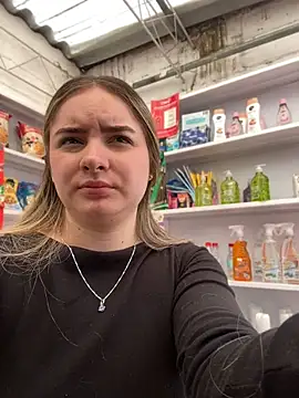 imlindapink online show from 9, 4, 2026