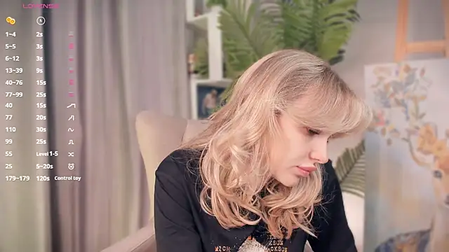 Snapshot of ElizavecaSunrise chatting on 26, 6, 2026 ElizavecaSunrise online show from 26, 6, 2026