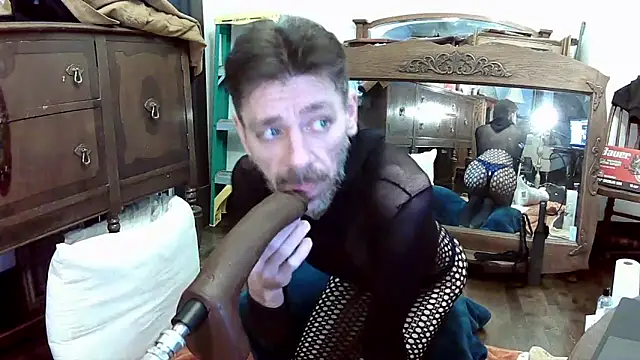 MaxJr8008 online show from 23, 11, 2025