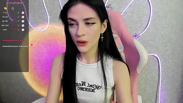 Molly Crystall online show from 29, 5, 2026