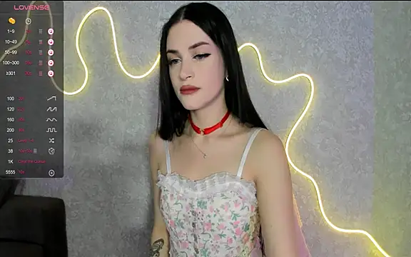 Molly Crystall online show from 7, 10, 2025