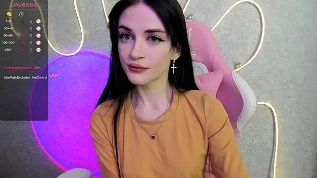 Molly Crystall online show from 18, 5, 2026