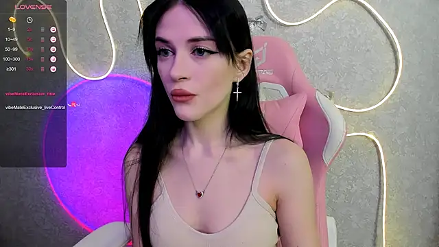 Molly Crystall online show from 11, 5, 2026