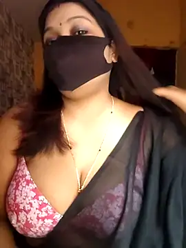 Radhikadavi879 online show from 13, 1, 2026