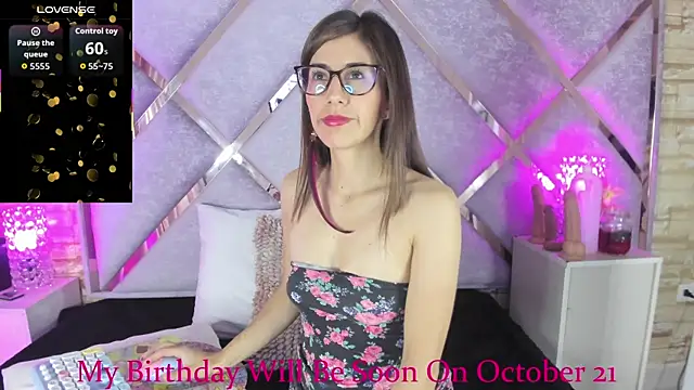  jade white  online show from 22, 9, 2025