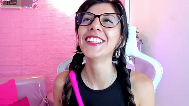  jade white  online show from 22, 3, 2025