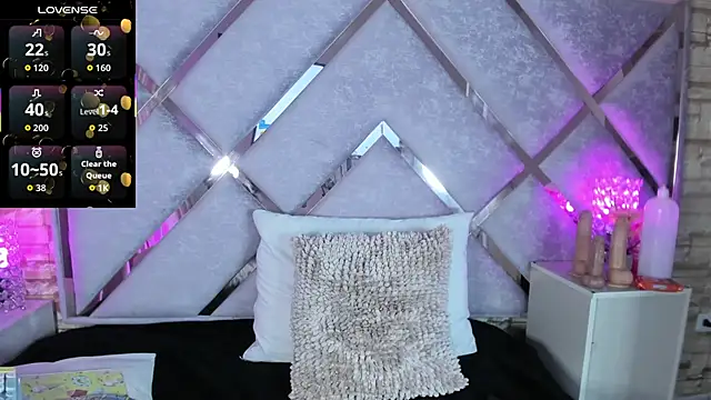  jade white  online show from 23, 9, 2025