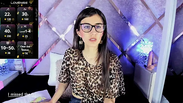  jade white  online show from 21, 11, 2025