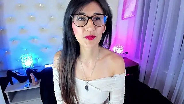  jade white  online show from 25, 2, 2025