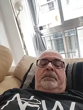 Satiro Sevilla online show from 8, 11, 2025