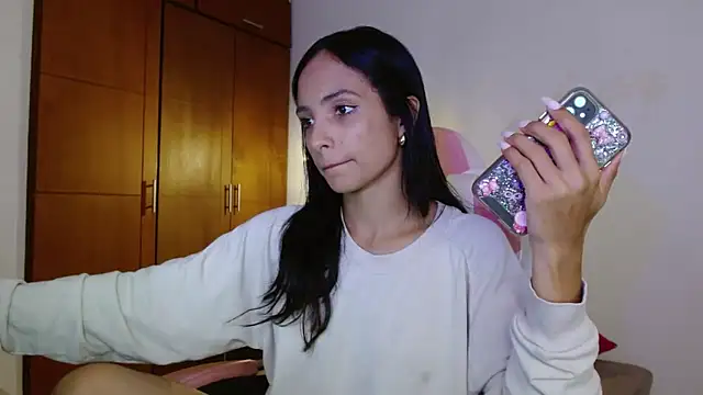 AnnitaSerna  online show from 6, 11, 2025