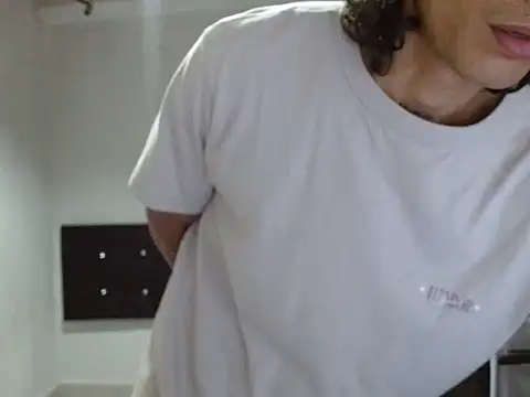 Snapshot of latino_hotxxx chatting on 21, 9, 2025 latino hotxxx online show from 21, 9, 2025