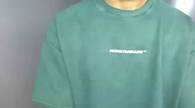 Snapshot of latino_hotxxx chatting on 3, 1, 2025 latino hotxxx online show from 3, 1, 2025