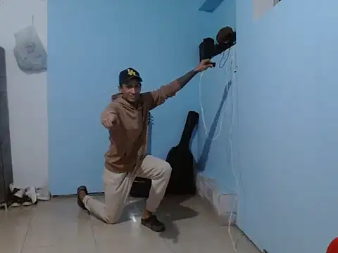 Snapshot of latino_hotxxx chatting on 15, 1, 2026 latino hotxxx online show from 15, 1, 2026