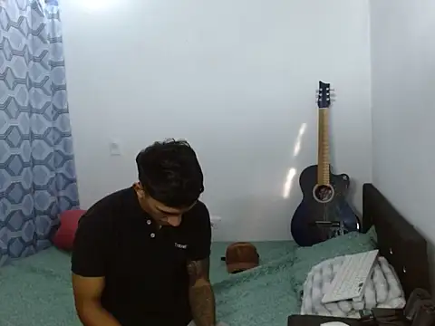 Snapshot of latino_hotxxx chatting on 12, 11, 2025 latino hotxxx online show from 12, 11, 2025