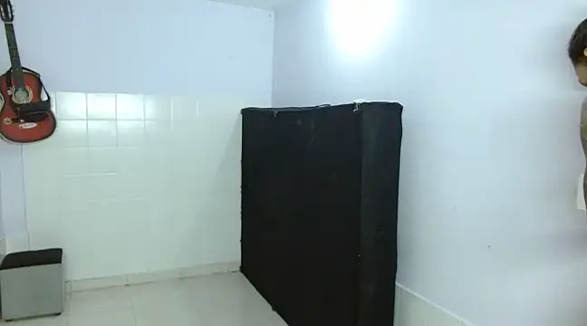 Snapshot of latino_hotxxx chatting on 23, 12, 2024 latino hotxxx online show from 23, 12, 2024