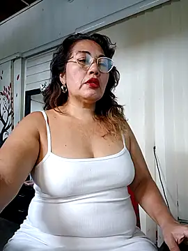 Snapshot of anniecoopeer chatting on 7, 10, 2025 anniecoopeer online show from 7, 10, 2025