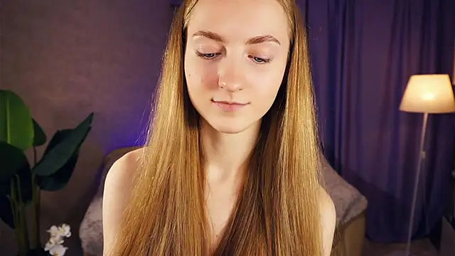 EsmaCarll online show from 25, 1, 2025