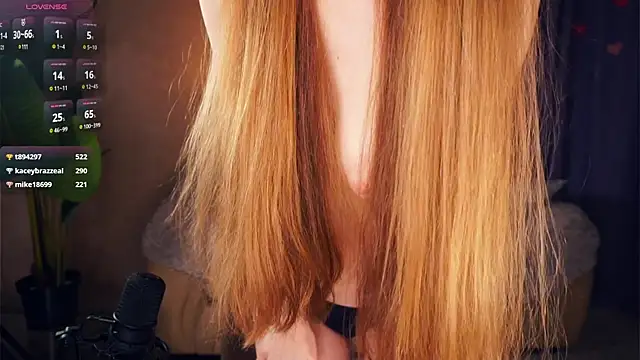 EsmaCarll online show from 6, 3, 2025