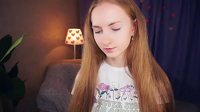 EsmaCarll online show from 1, 3, 2025