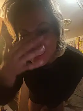 HoneyBdaQueen online show from 8, 1, 2025